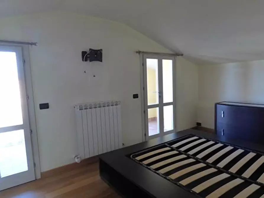 Immagine 37 di Villetta a schiera in vendita  a Lucca