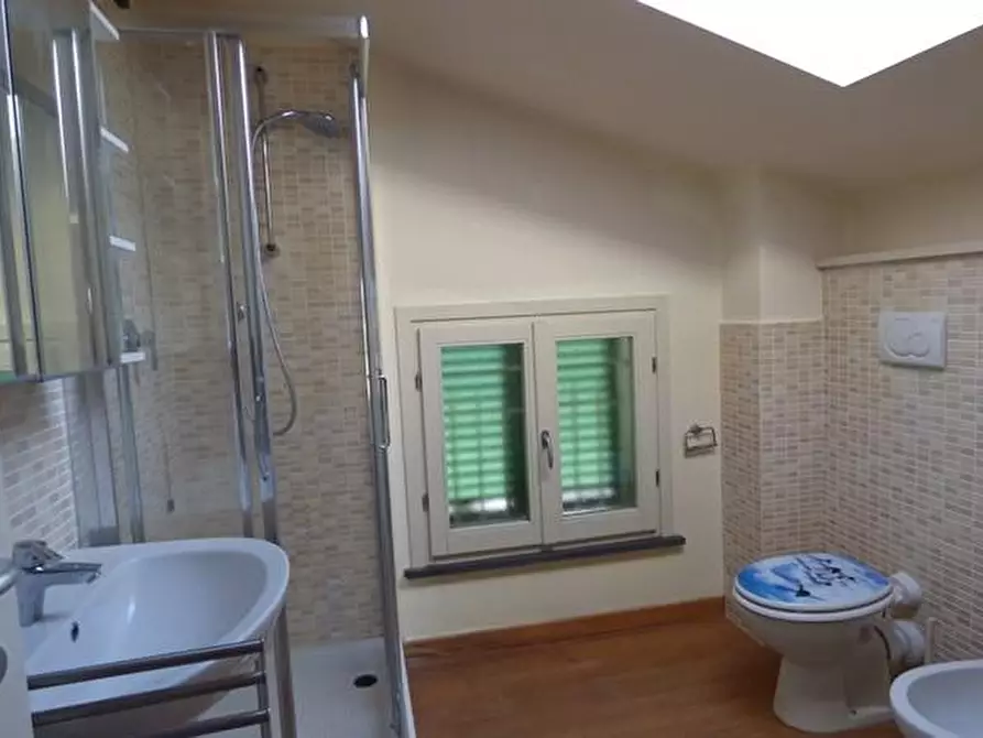 Immagine 33 di Villetta a schiera in vendita  a Lucca