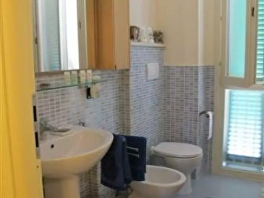 Immagine 9 di Villetta a schiera in vendita  a Lucca