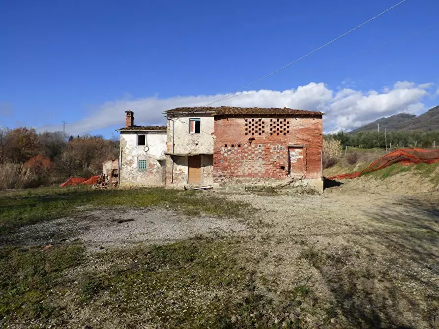 Immagine 4 di Rustico / casale in vendita  a Pescia