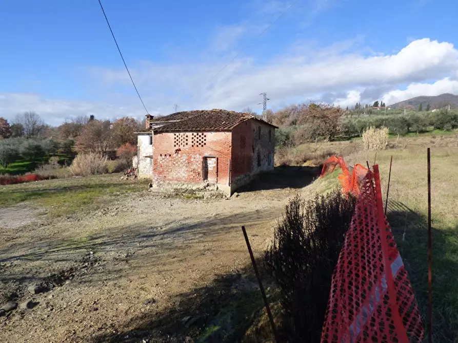 Immagine 11 di Rustico / casale in vendita  a Pescia