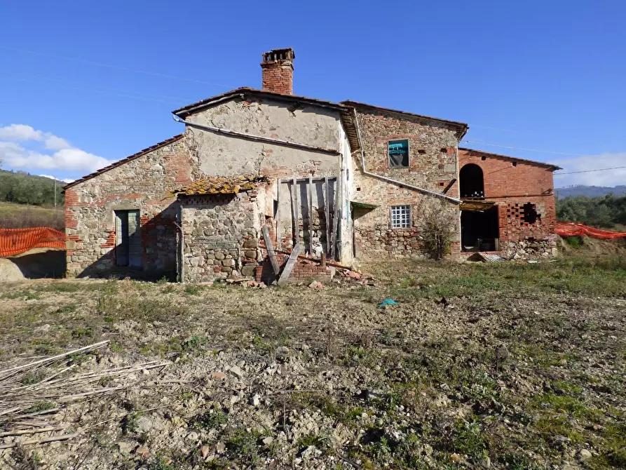 Immagine 5 di Rustico / casale in vendita  a Pescia
