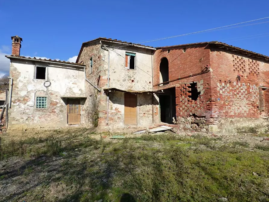 Immagine 8 di Rustico / casale in vendita  a Pescia
