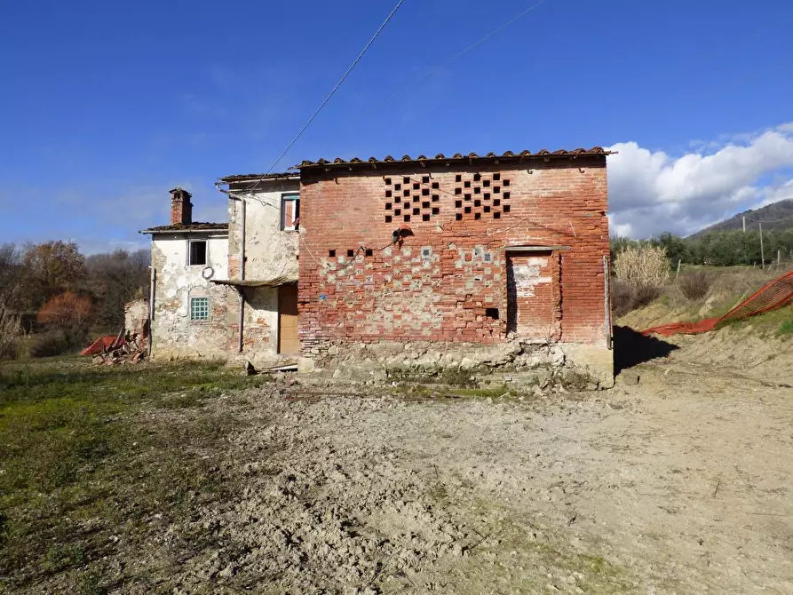Immagine 10 di Rustico / casale in vendita  a Pescia