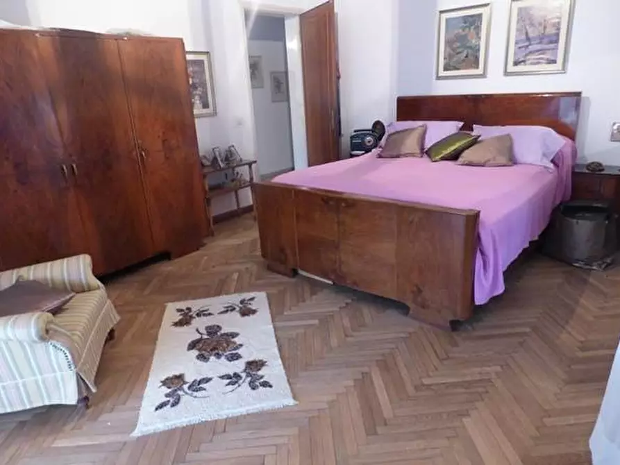 Immagine 11 di Villa in vendita  a Lucca