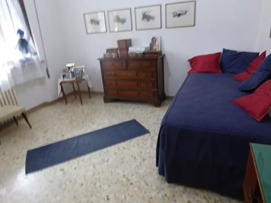 Immagine 16 di Villa in vendita  a Lucca