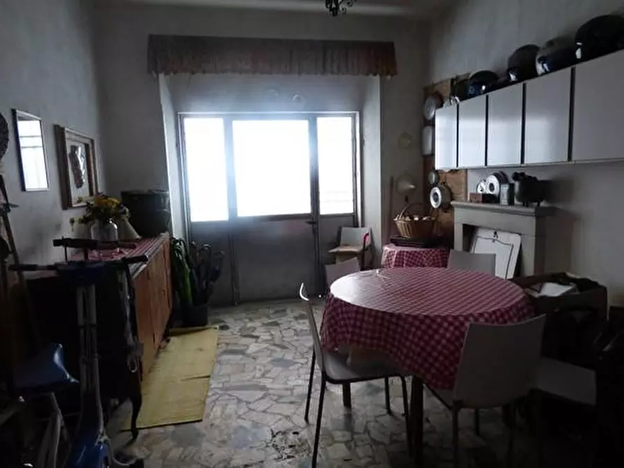 Immagine 2 di Villa in vendita  a Lucca