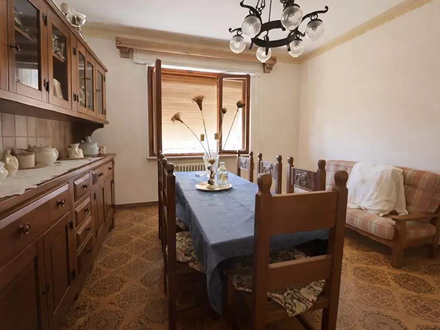 Immagine 4 di Villa in vendita  a Lucca