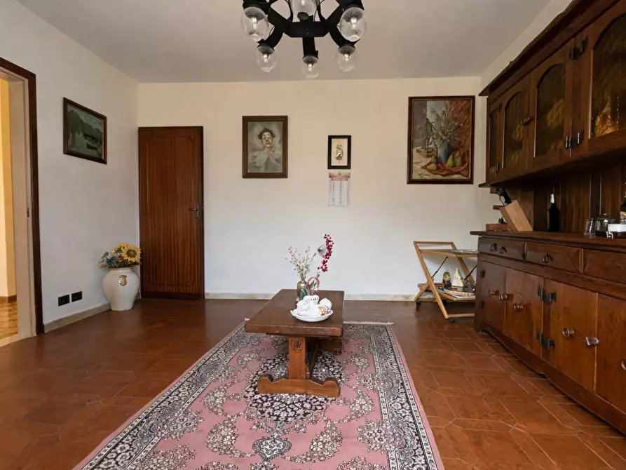 Immagine 19 di Villa in vendita  a Lucca
