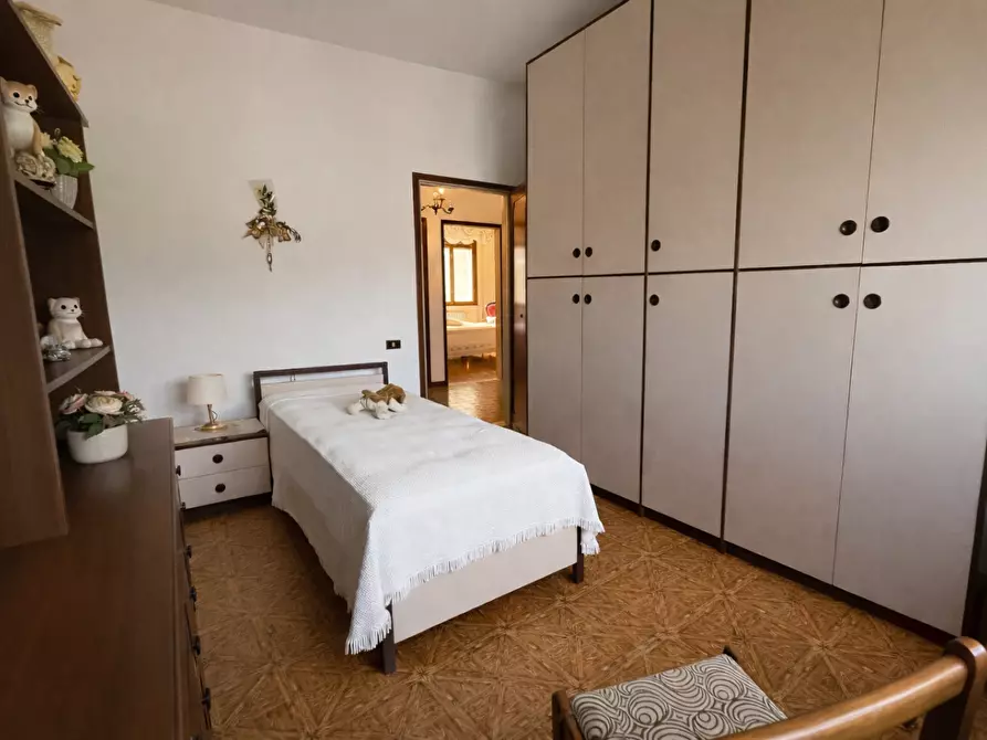 Immagine 25 di Villa in vendita  a Lucca