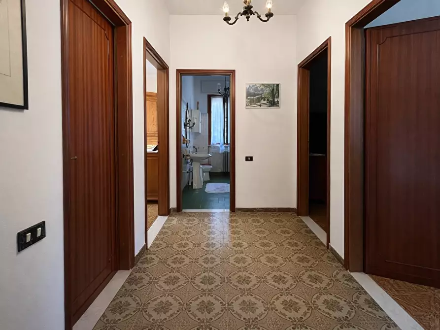 Immagine 32 di Villa in vendita  a Lucca