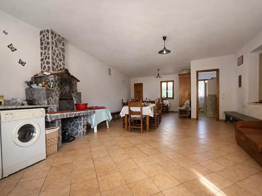 Immagine 11 di Villa in vendita  a Lucca