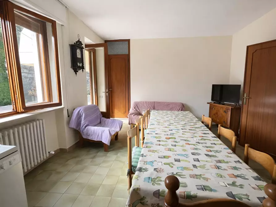 Immagine 3 di Villa in vendita  a Lucca