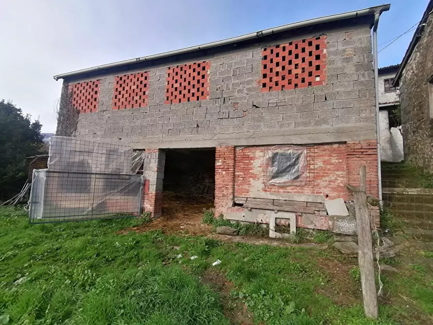 Immagine 10 di Rustico / casale in vendita  a Gallicano