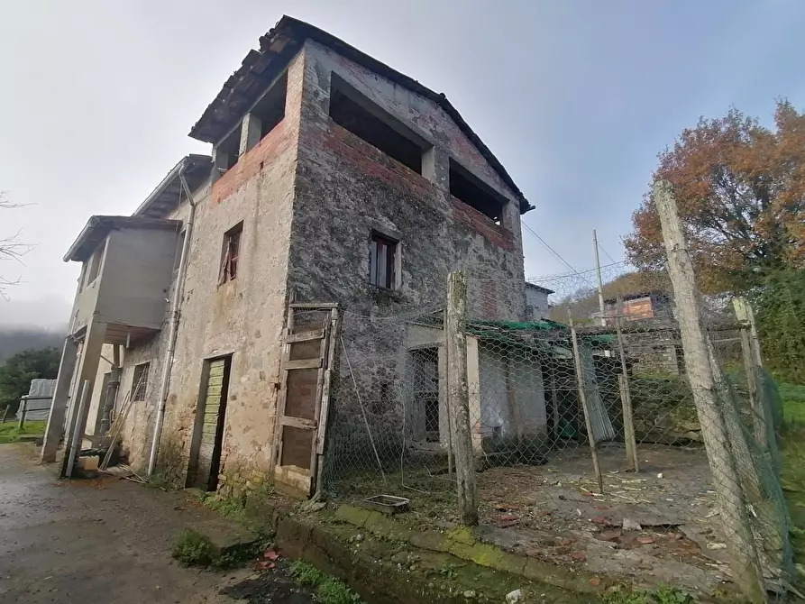 Immagine 5 di Rustico / casale in vendita  a Gallicano