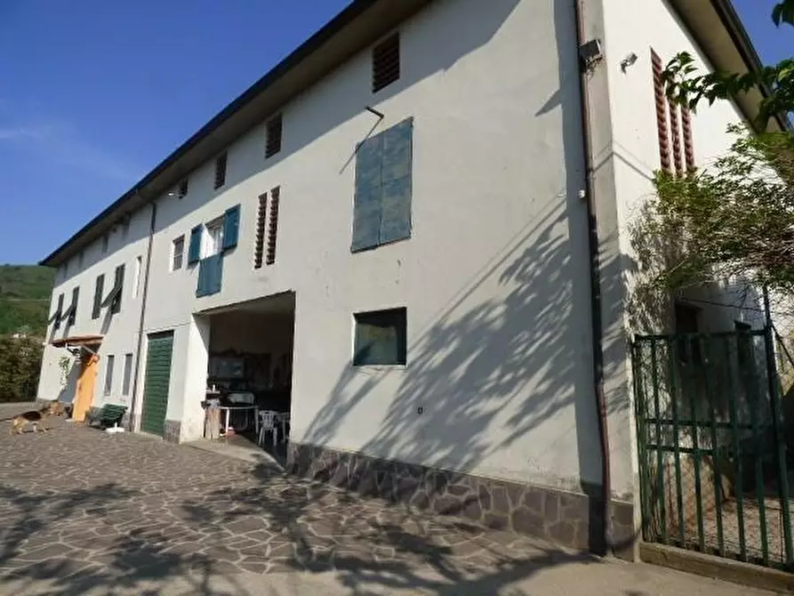 Immagine 7 di Rustico / casale in vendita  a Capannori