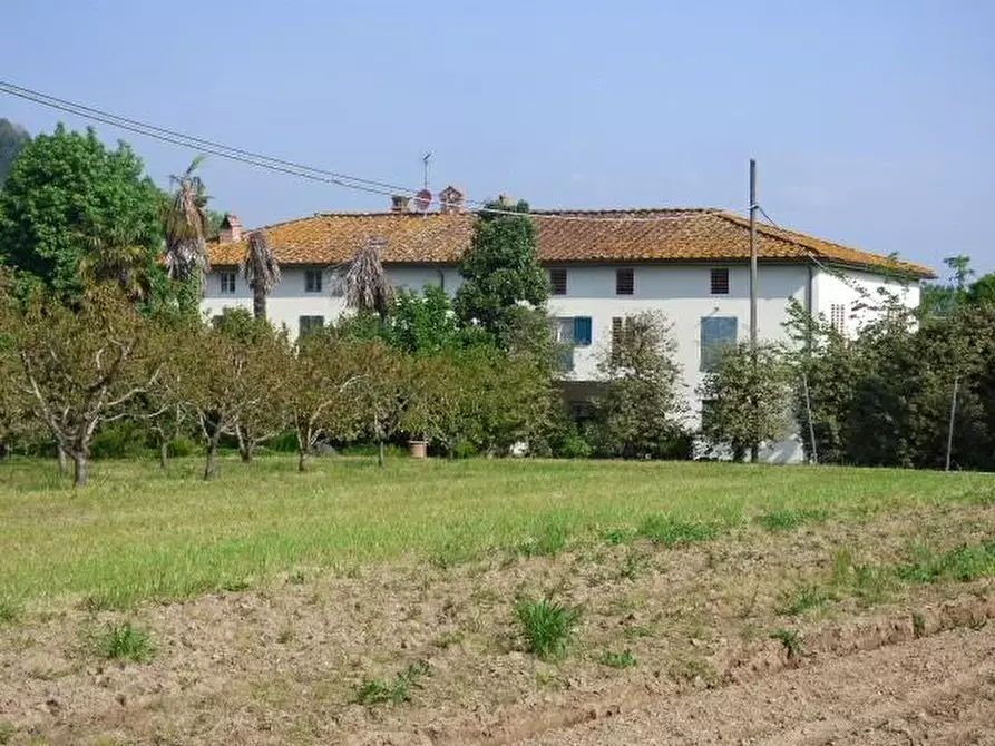 Immagine 30 di Rustico / casale in vendita  a Capannori