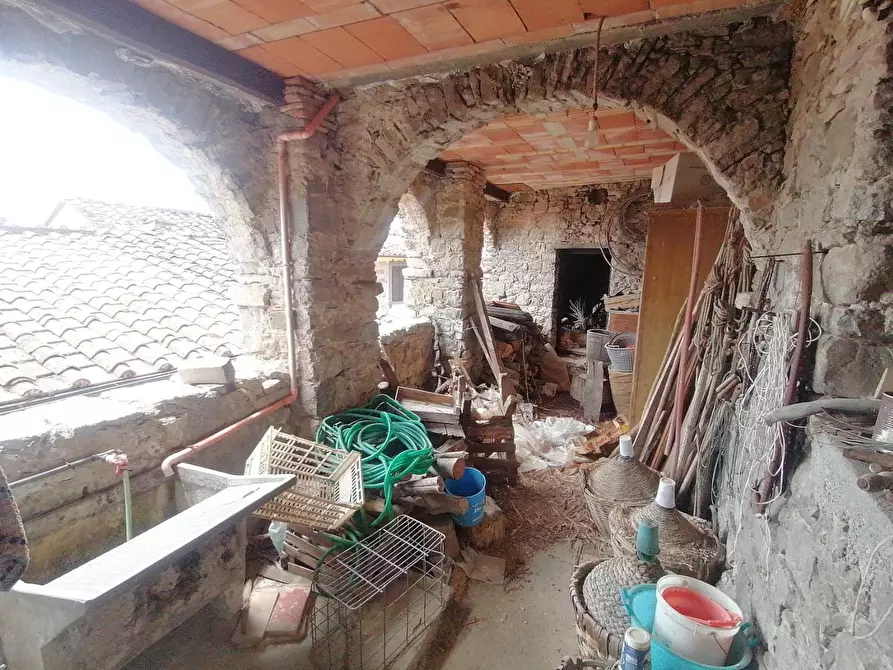 Immagine 32 di Rustico / casale in vendita  a Pescaglia