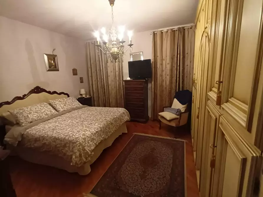 Immagine 17 di Villa in vendita  a Pescaglia