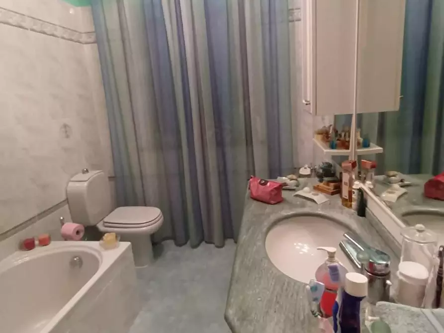 Immagine 39 di Villa in vendita  a Pescaglia