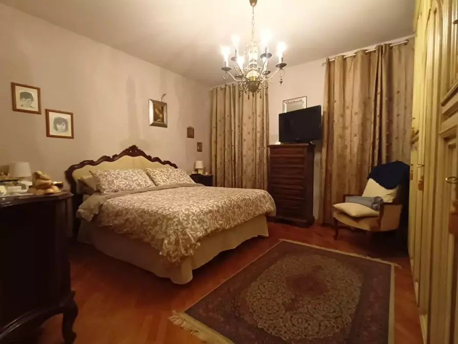 Immagine 18 di Villa in vendita  a Pescaglia