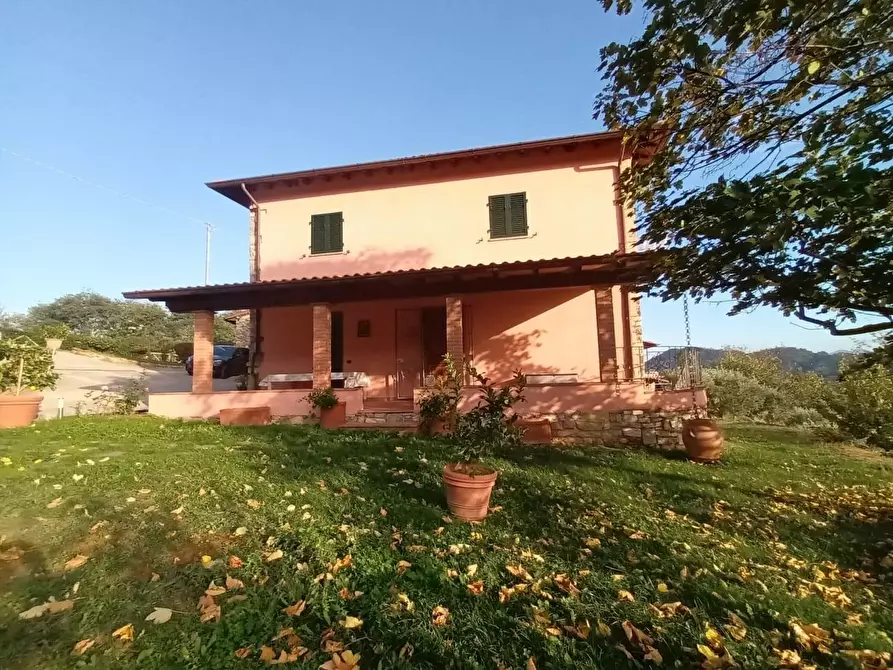 Immagine 40 di Villa in vendita  a Pescaglia