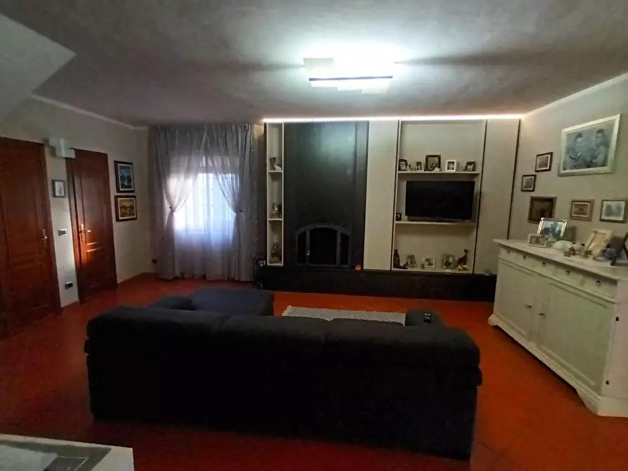 Immagine 34 di Villa in vendita  a Pescaglia