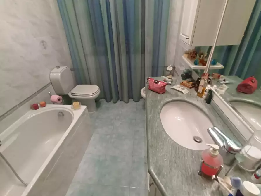 Immagine 16 di Villa in vendita  a Pescaglia