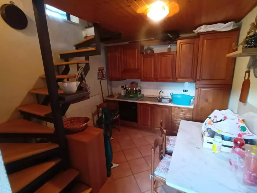 Immagine 32 di Villa in vendita  a Pescaglia