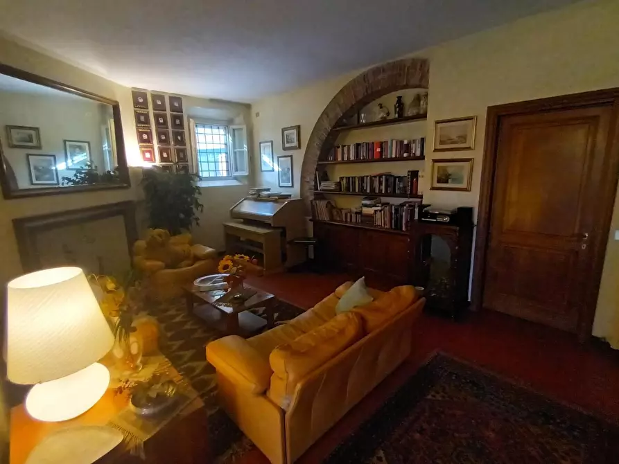 Immagine 4 di Casa semindipendente in vendita  a Lucca