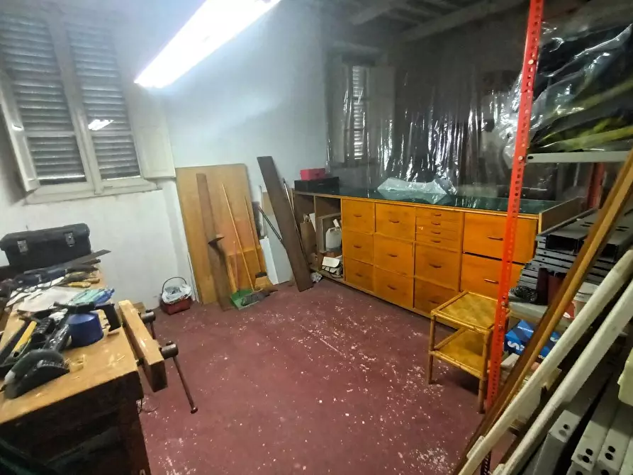 Immagine 49 di Casa semindipendente in vendita  a Lucca