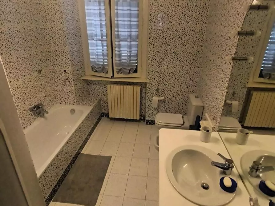 Immagine 28 di Casa semindipendente in vendita  a Lucca