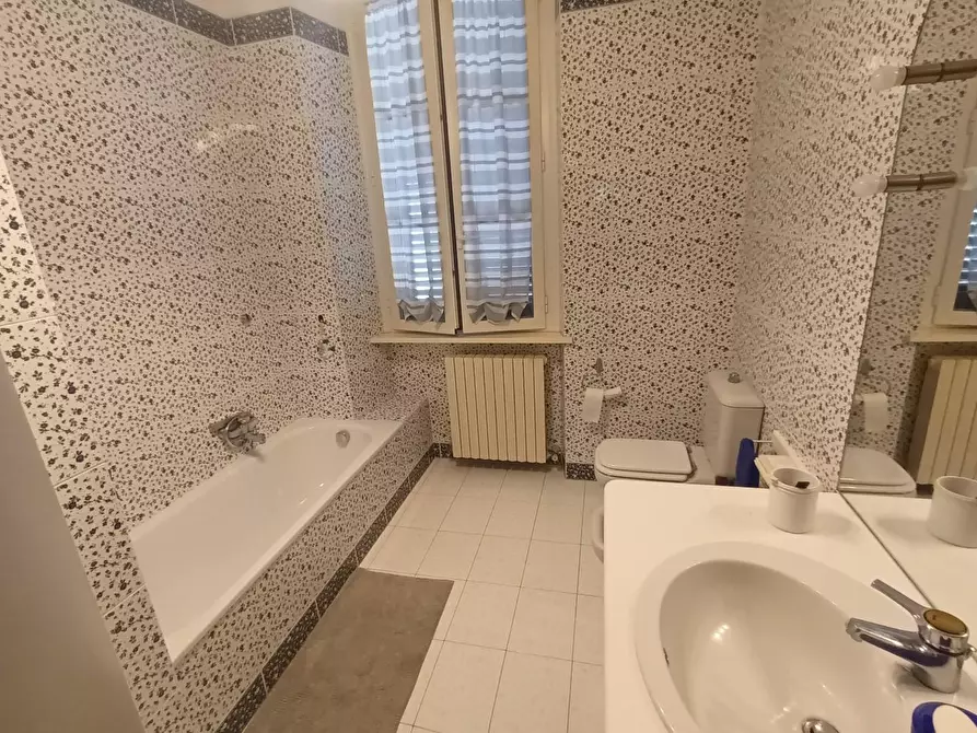 Immagine 29 di Casa semindipendente in vendita  a Lucca