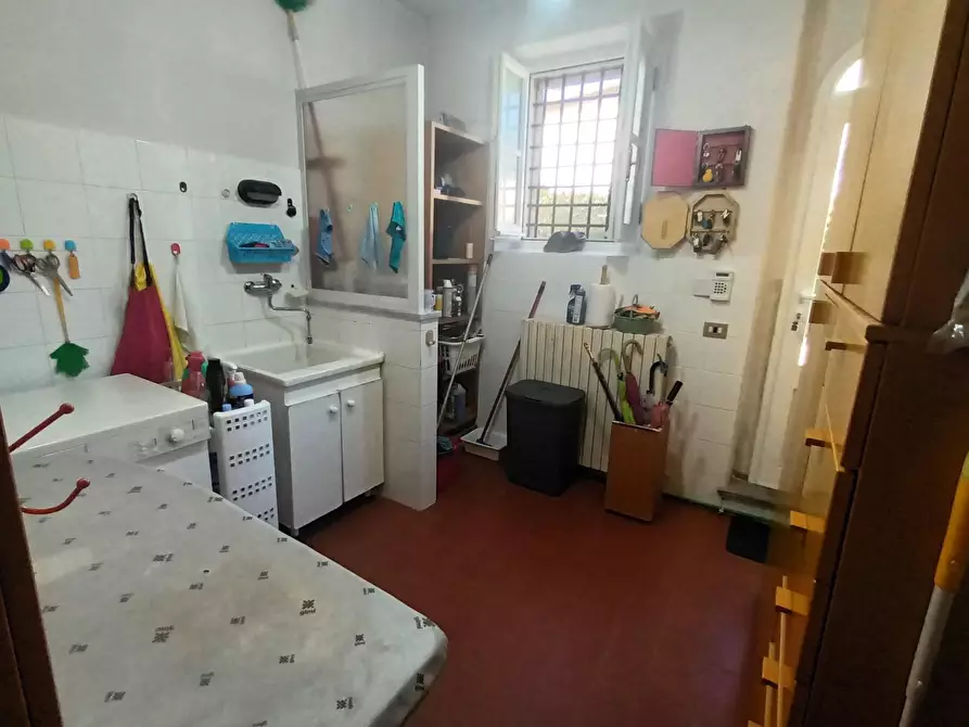 Immagine 14 di Casa semindipendente in vendita  a Lucca