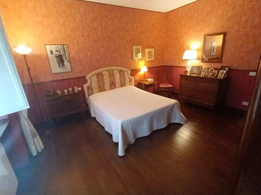 Immagine 18 di Casa semindipendente in vendita  a Lucca
