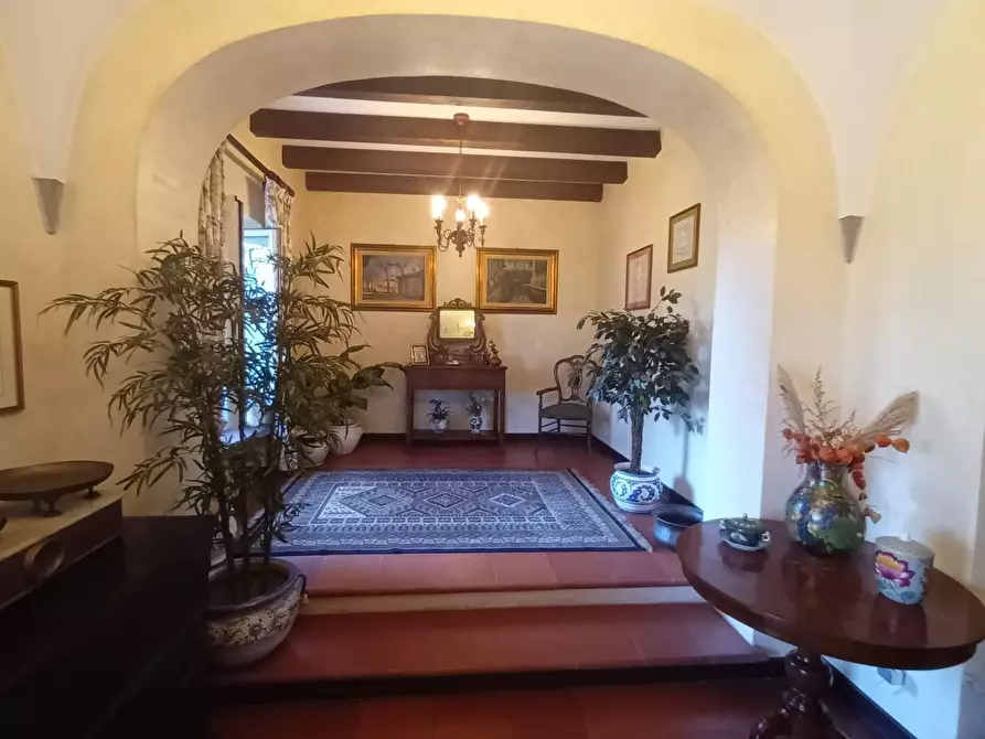 Immagine 2 di Casa semindipendente in vendita  a Lucca