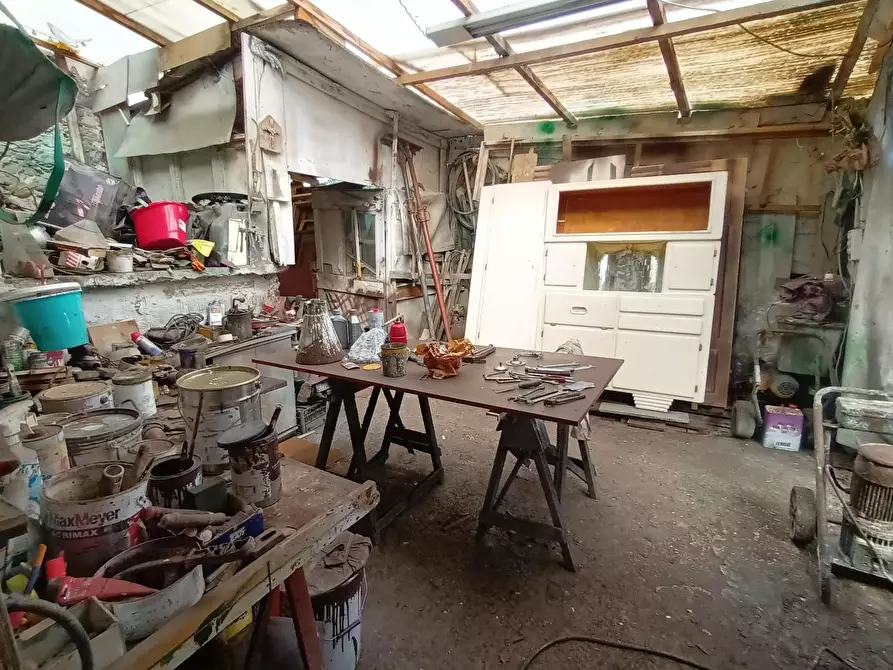 Immagine 5 di Laboratorio in vendita  a Lucca