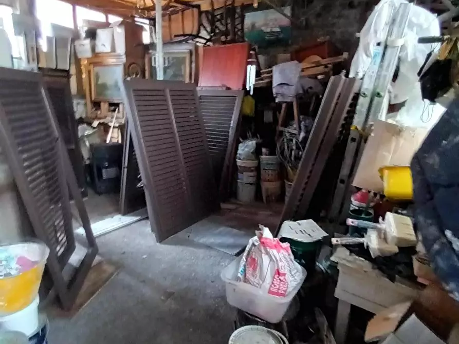 Immagine 8 di Laboratorio in vendita  a Lucca