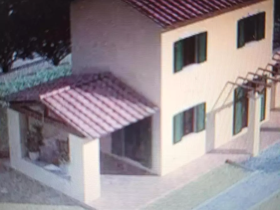 Immagine 4 di Terreno residenziale in vendita  a Lucca