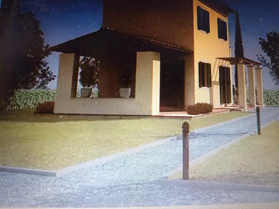 Immagine 8 di Terreno residenziale in vendita  a Lucca