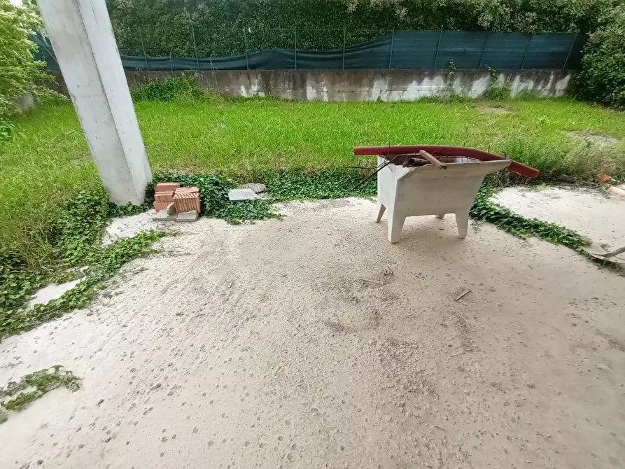 Immagine 9 di Villa in vendita  a Capannori