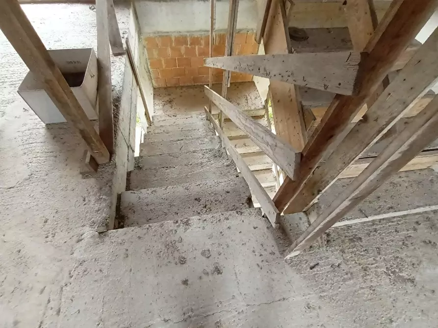 Immagine 17 di Villa in vendita  a Capannori