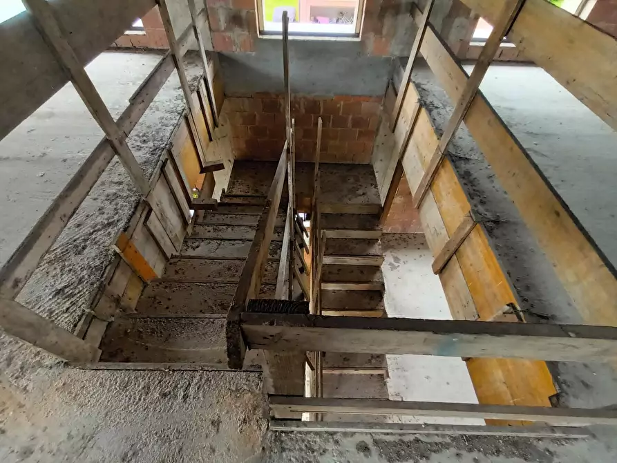 Immagine 26 di Villa in vendita  a Capannori