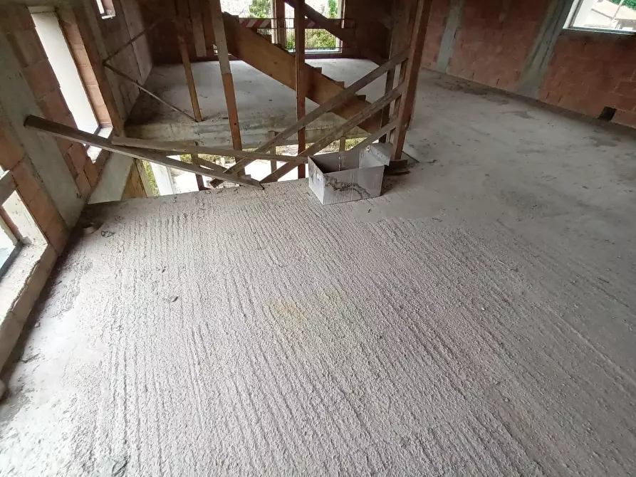 Immagine 20 di Villa in vendita  a Capannori