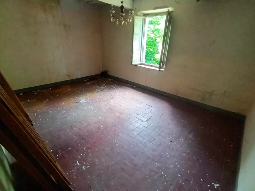 Immagine 33 di Terreno residenziale in vendita  a Capannori