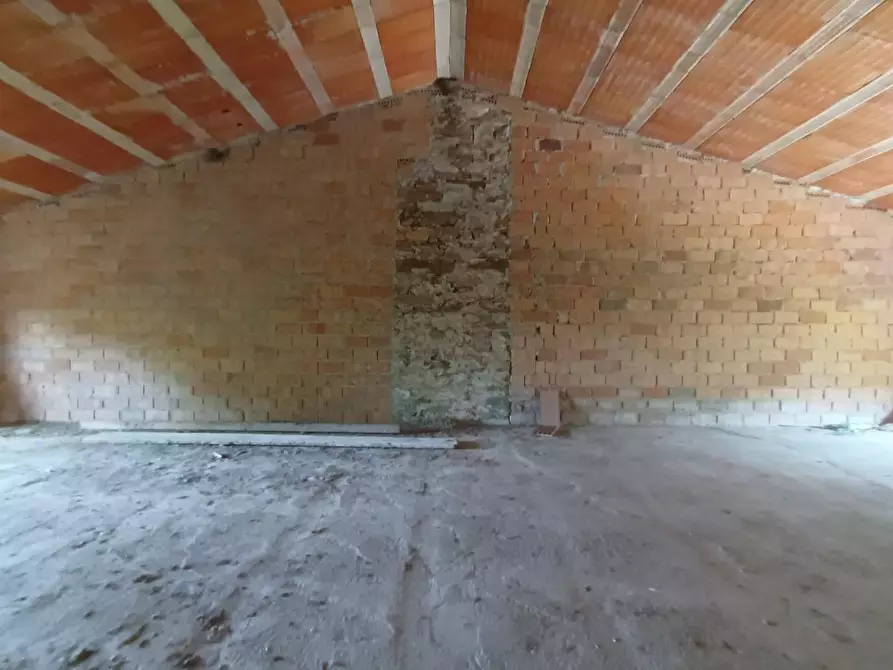 Immagine 47 di Terreno residenziale in vendita  a Capannori