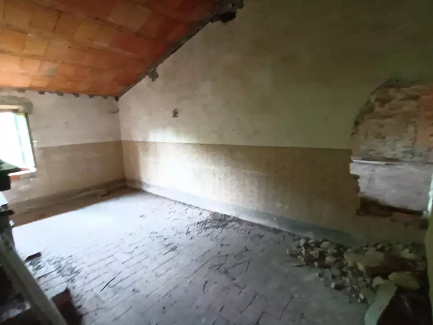 Immagine 46 di Terreno residenziale in vendita  a Capannori