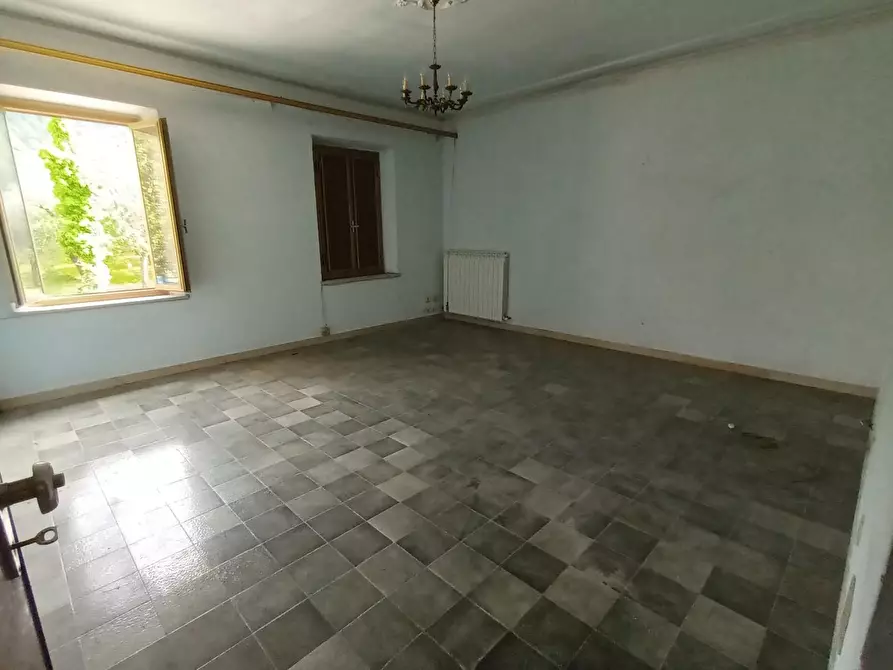 Immagine 37 di Terreno residenziale in vendita  a Capannori