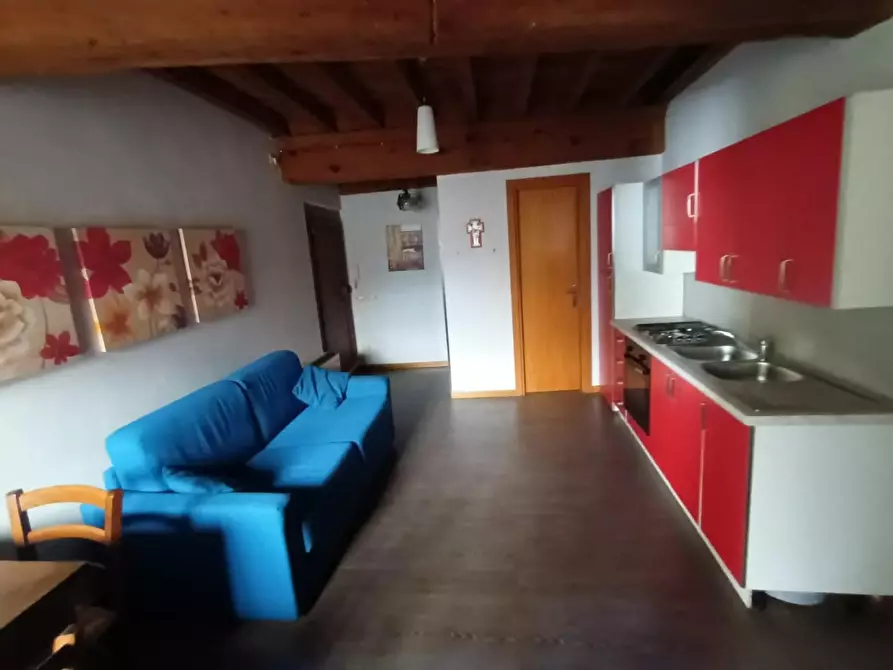 Immagine 1 di Ufficio in vendita  a Lucca