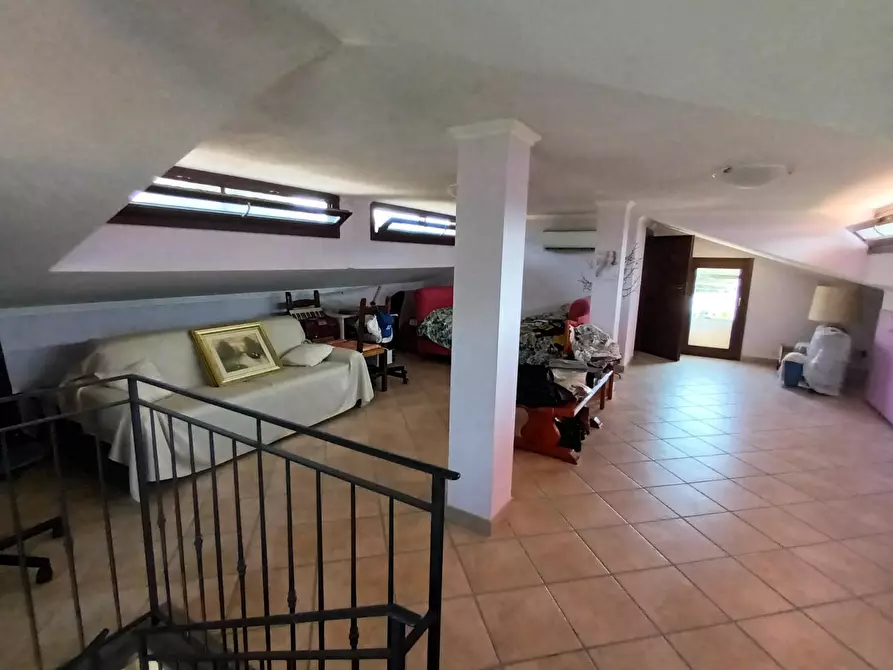Immagine 5 di Villa in vendita  a Lucca